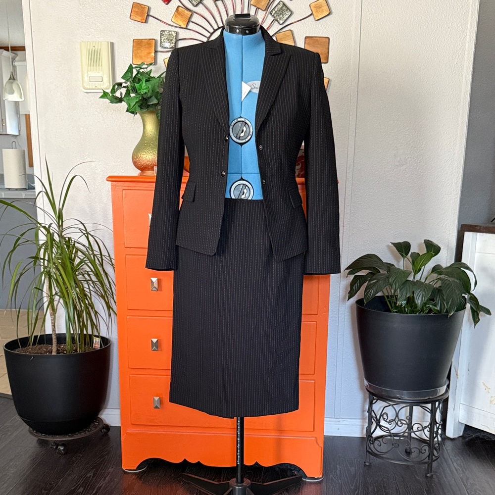 Elegant Black Pinstripe Women's Suit